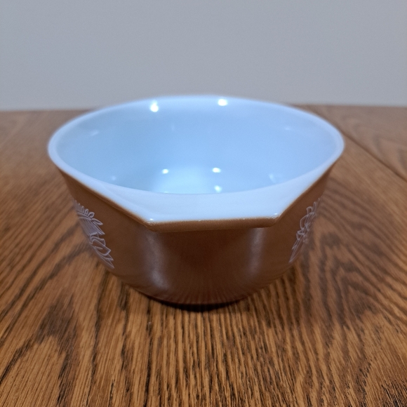 Pyrex Woodland Oval Casserole Dish 1.5 Liter 043 - Picture 4 of 10